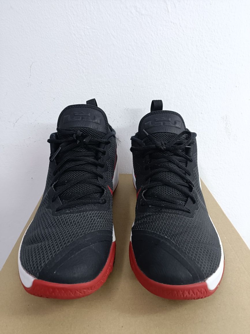 Nike Lebron Witness II номер 44.5