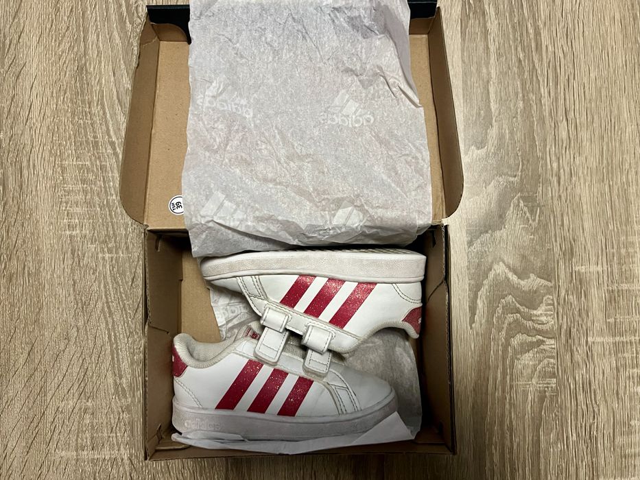 Детски маратонки Adidas N22
