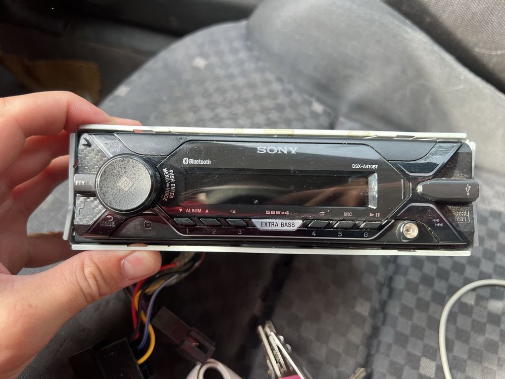 Продавам автомобилен ресийвър Sony DSX-A410BT – Bluetooth