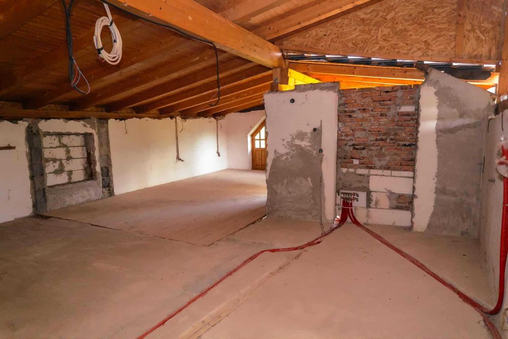 Casa cu etaj de vanzare in Osoi, Comarna