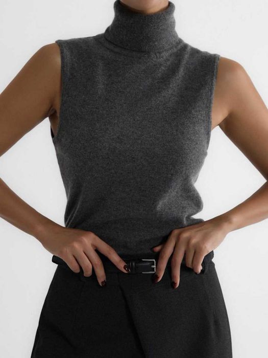 Дамаски плетен пуловер без ръкави