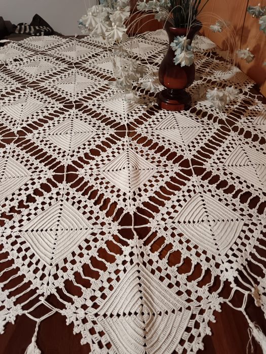 Față de masă din macrame
