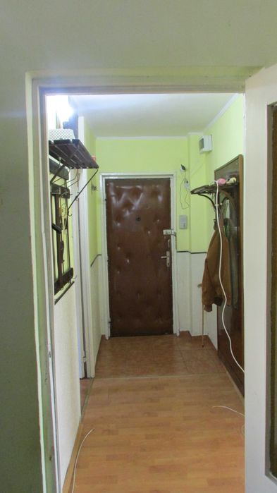apartament 3 camere decomandat etaj 2  M. EMINESCU  CĂLAN