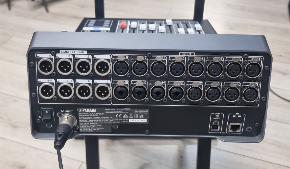 Amanet F28: Mixer Digital YAMAHA DM3S +case THON