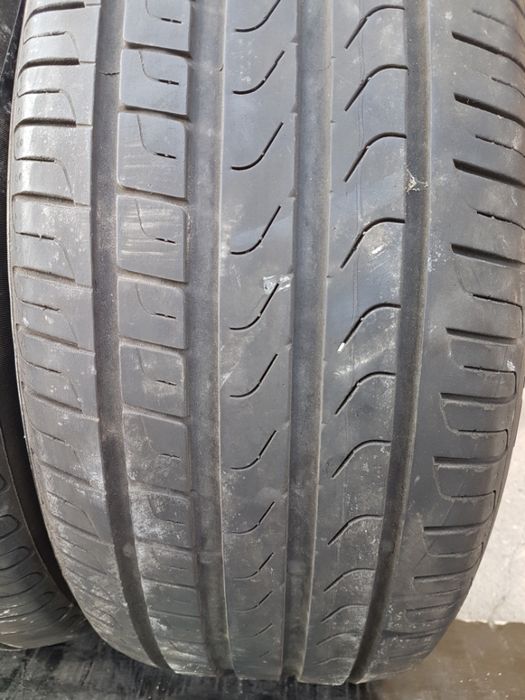 2 бр. летни гуми 235/55/17 Pirelli 6 mm DOT 3714