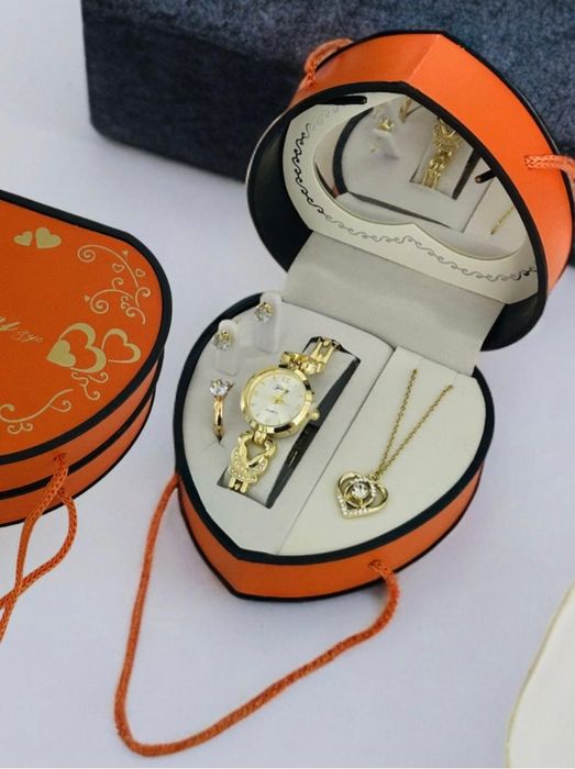 Набор украшений для женщин