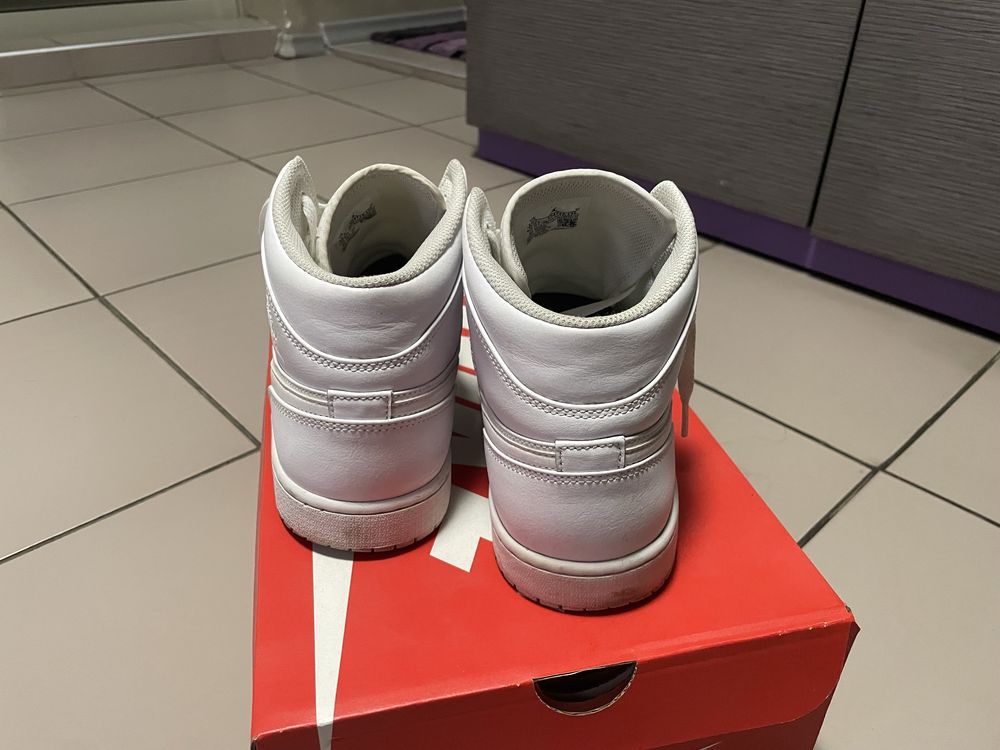 Jordan 1’s Mid white/бели