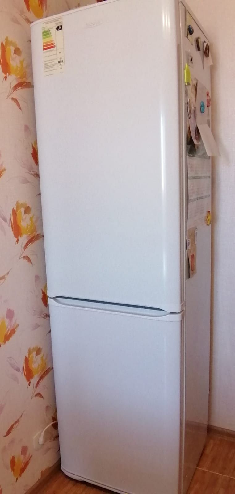 Холодильник бирюса б/у в рабочем состоянии.