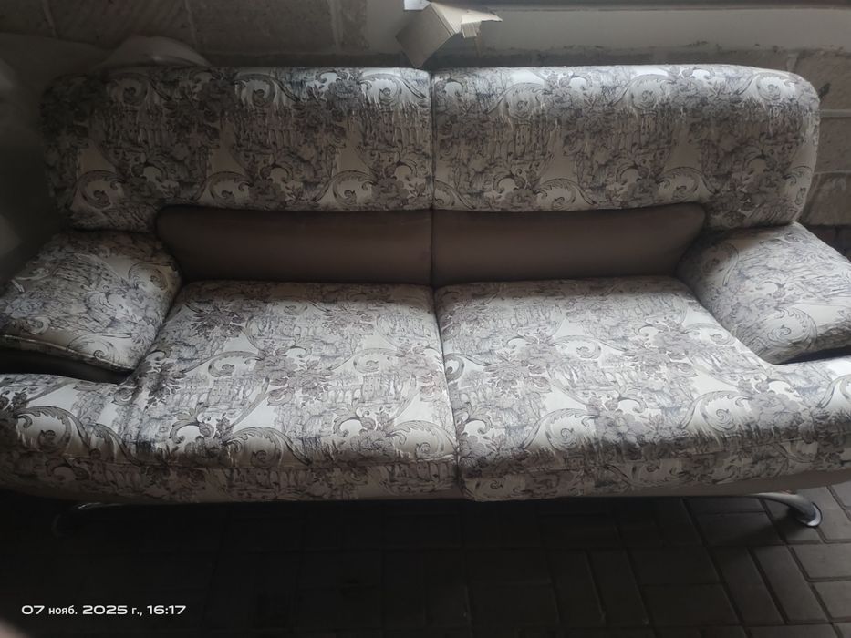 Продам диван и 2 кресла
