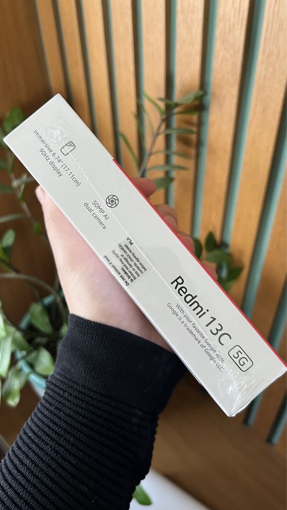 Чисто нов Xiaomi Redmi 13c 5G 4GB RAM - Черен цвят