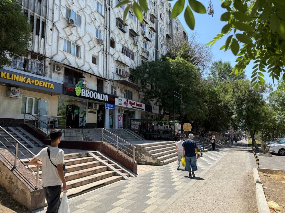 Аренда под Офис Ориентир Ахмад Дониш Карзинка  85м2 1400$ торг