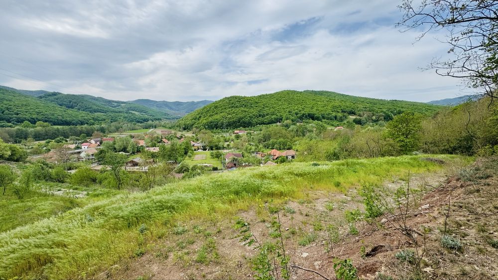 Teren 4300 mp intravilan Ampoita Panoramic - langa padure - apa+curent