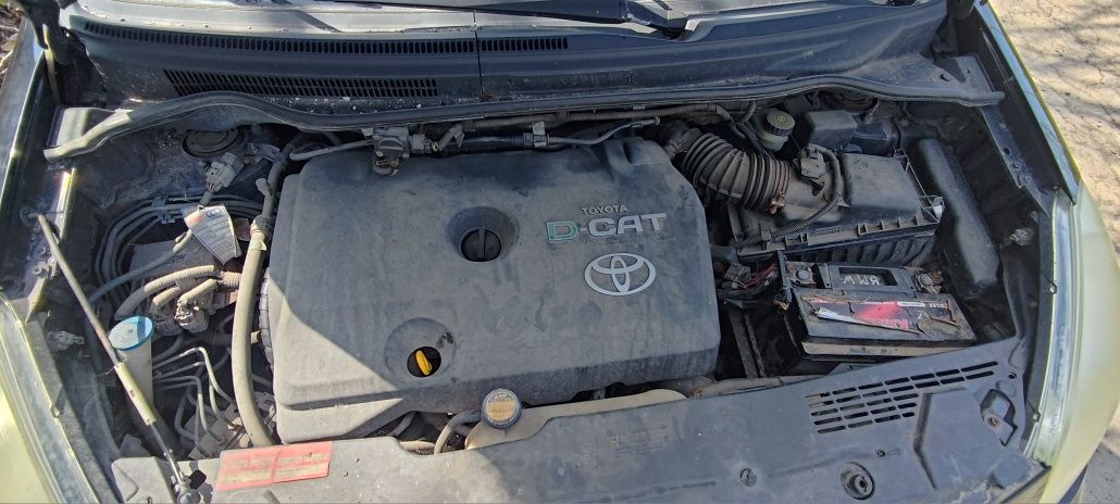Toyota corolla verso d cat на части