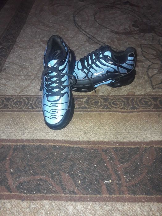 Чисто нови маратонки Nike