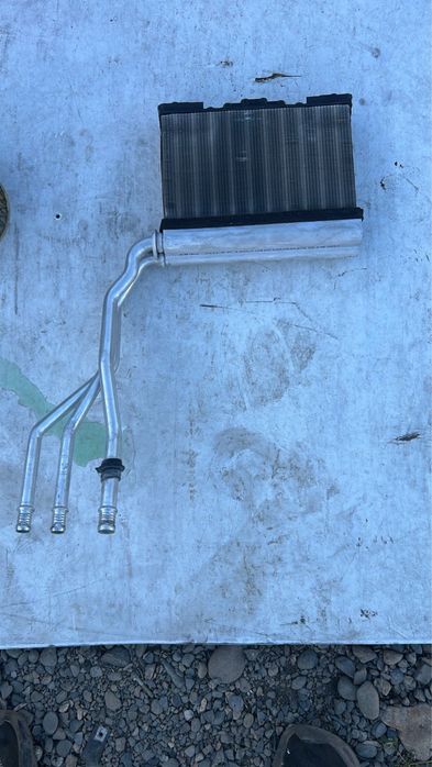 Радиатор печки,рулевая колонка,корпус печки,венитялтор печки бмв е39