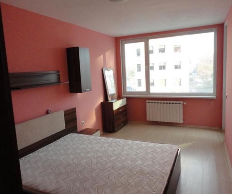 Дава се под наем Двустаен апартамент в София, Зона Б-19 - 68 кв.м за 600 € - Снимка #1