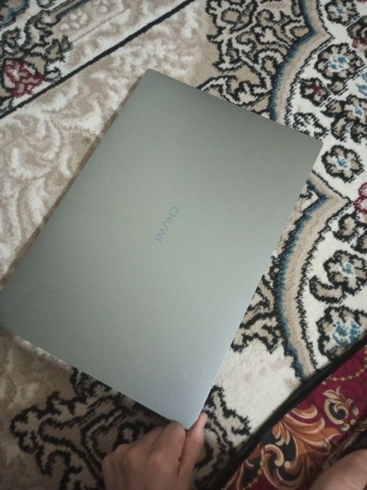 Noutbook ChUWI  xotirasi 16 ha 512