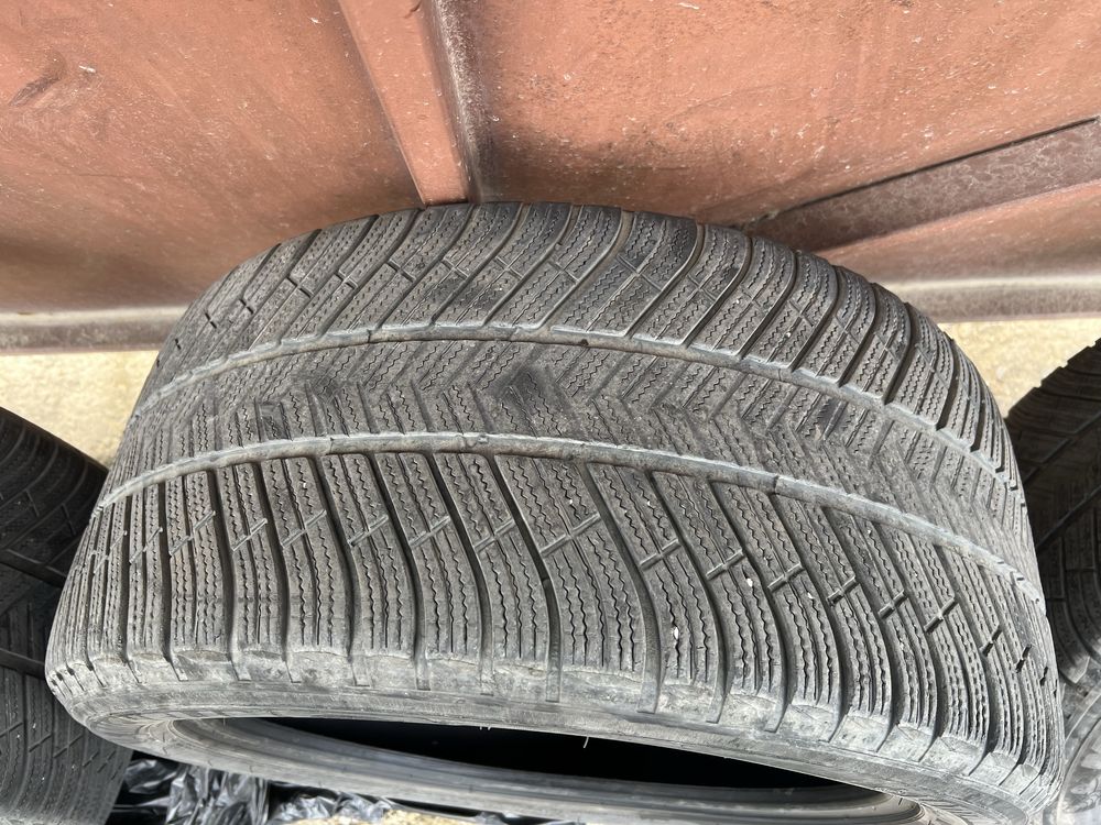 Гуми Michelin 295/40 R20 зимни и летни (цената е за двата комплекта)