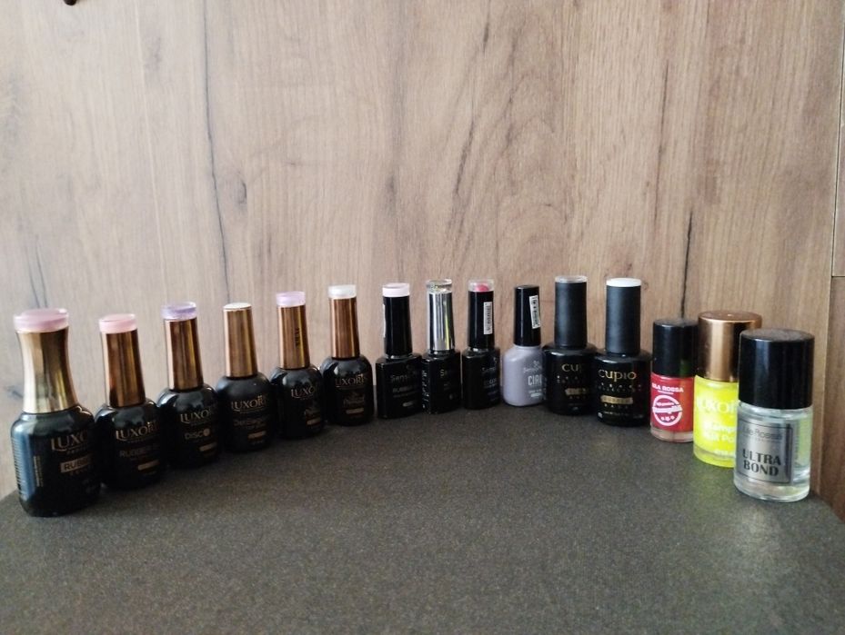 Produse unghii: oje și accesorii