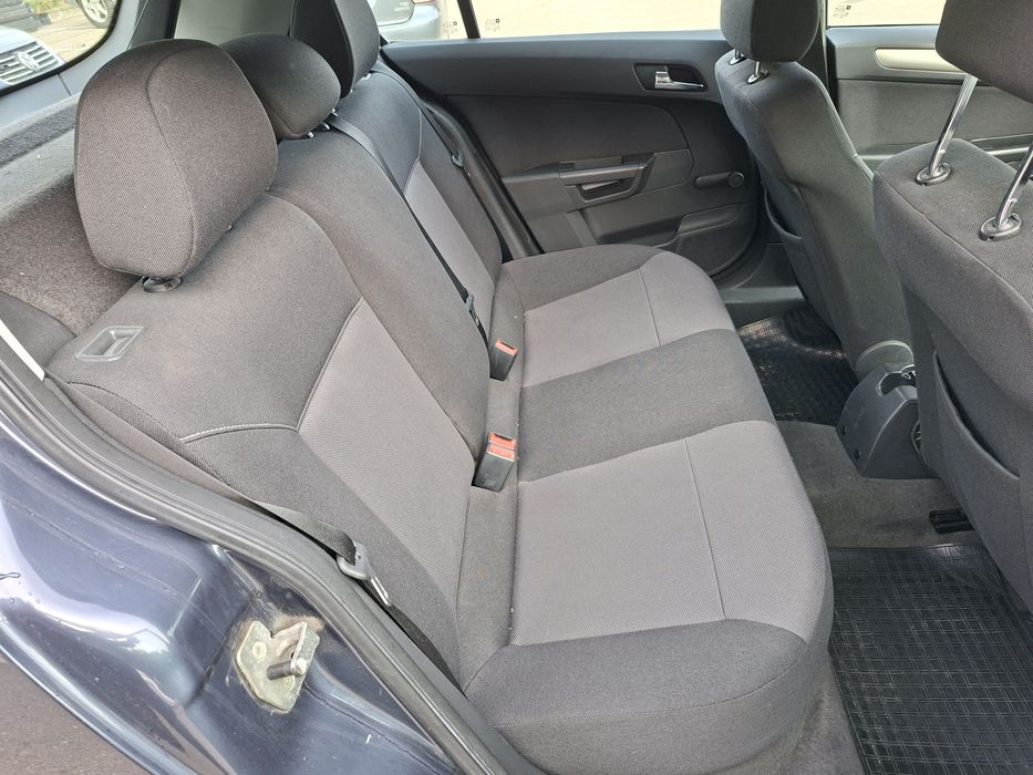 Opel astra h facelift 2009 1.6 benzina .164.000km.reali