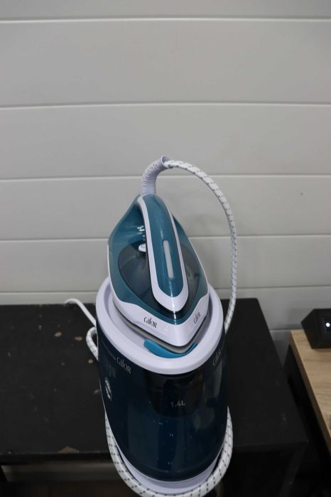 Парна станция за гладене Calor Express Essential, 2200W, парогенератор