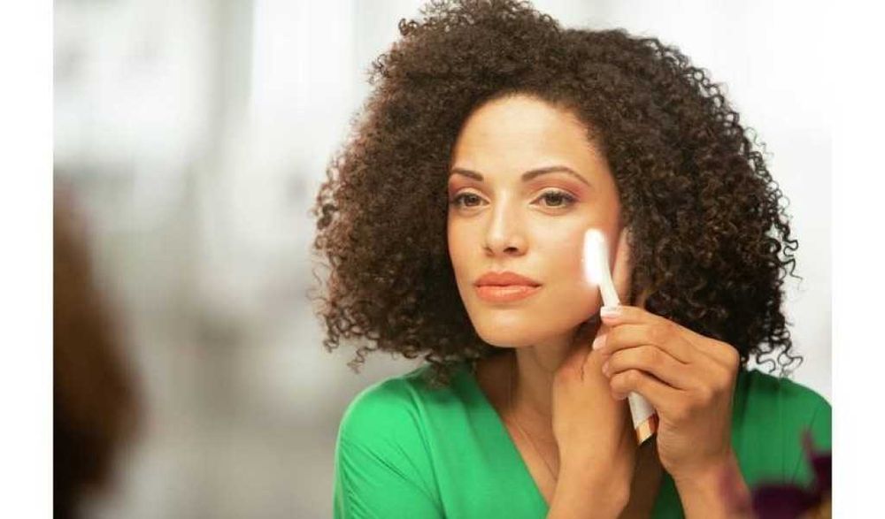 Мини тример за ексфолиране и почистване на кожата на лицето