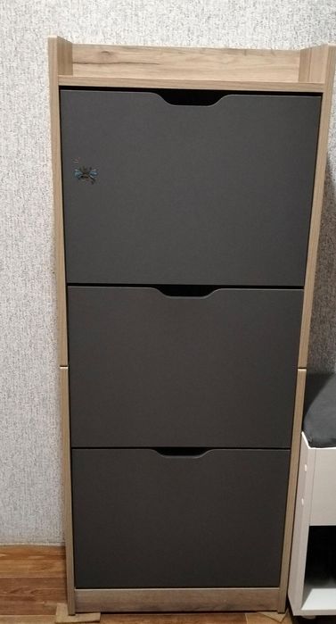 Продам обувницу.