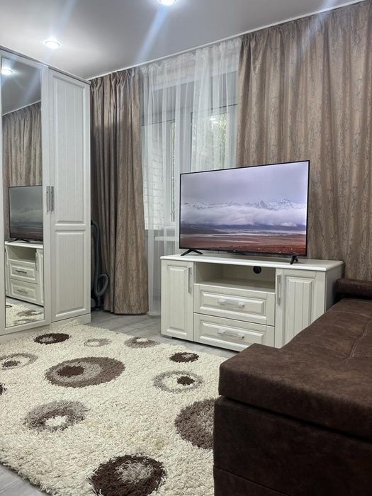 Сдам посуточно, по часам 1ю квартиру в центре Садвакасова 46