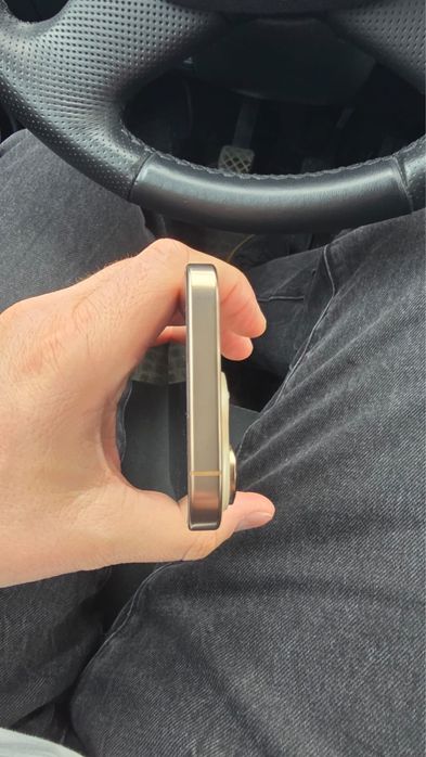 Iphone 16 pro 128 GB Desert titanium