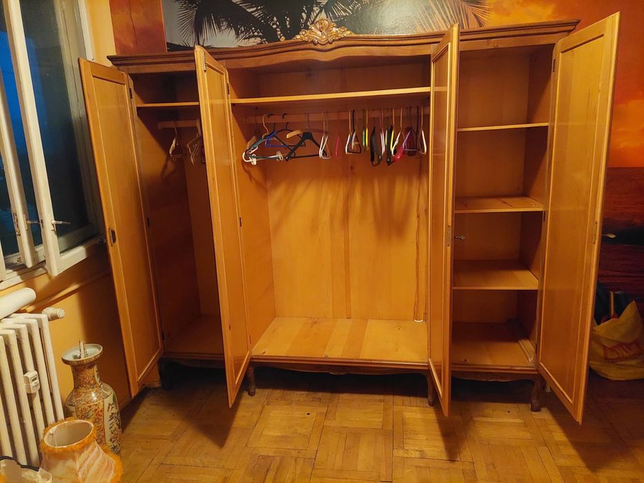 Vand mobila lemn masiv