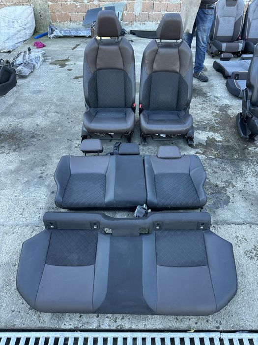 Interior piele / material Toyota CHR