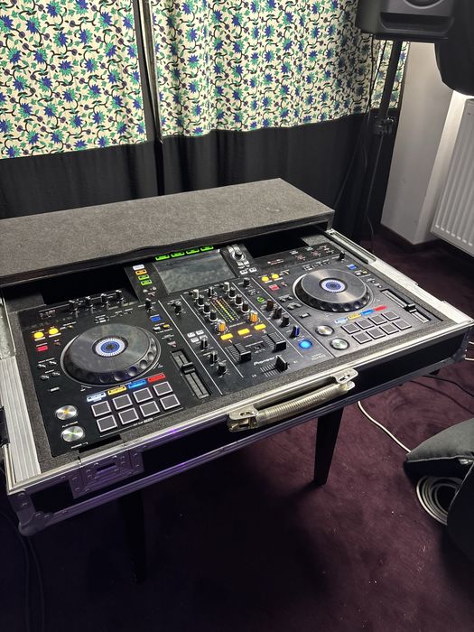 Consola Pioneer XDJ-RX2 + Flight Case