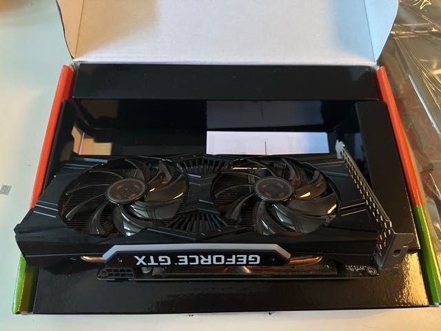 Placa video nVidia GeForce GTX
1660 Ti XLR8 Gaming OC Dual Fan, 6GB