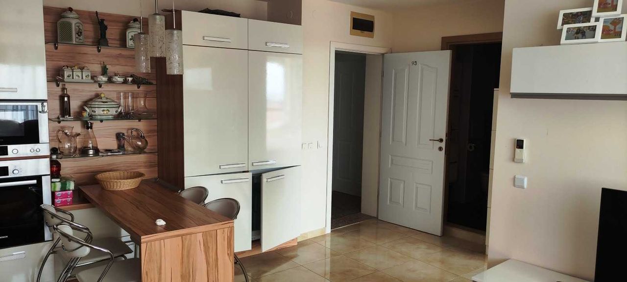 Продава се Тристаен апартамент в Бургас, Меден рудник - зона А - 165 кв.м за 1151 €/кв.м - Снимка #12