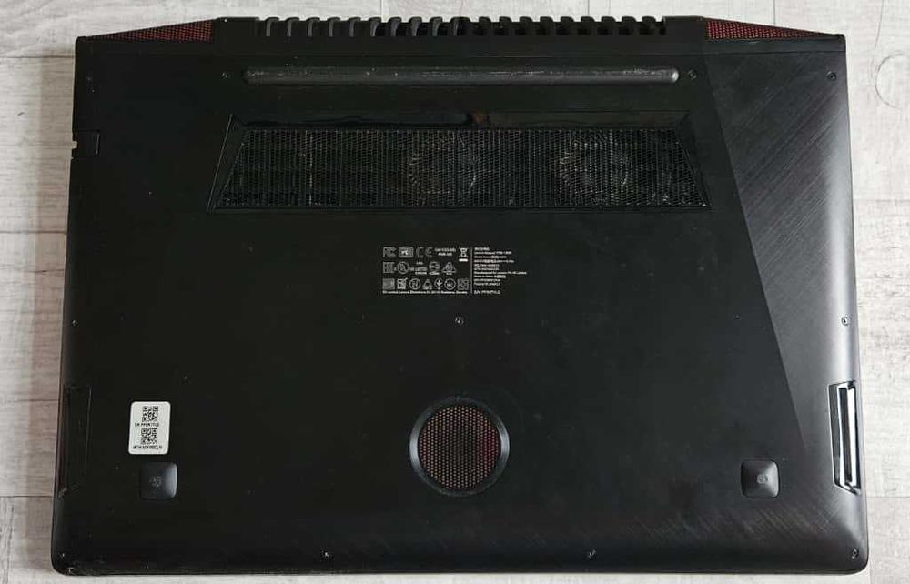 Lenovo Ideapad Y700 – i7/16GB RAM/SSD 512/GTX960M – defect display