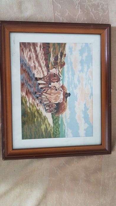 Goblenuri car cu boi si primăvară cu pomi infloriti