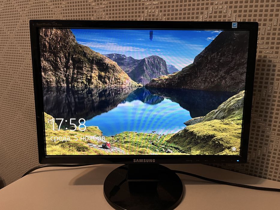 Монитор 19 дюймов Samsung