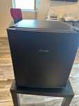 Frigider cu o usa Candy CHASD4351EBC, 42, Clasa E, H 51 cm, Negru
