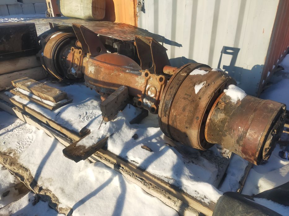 МАЗ мост задний, чулок,полуось,ступица