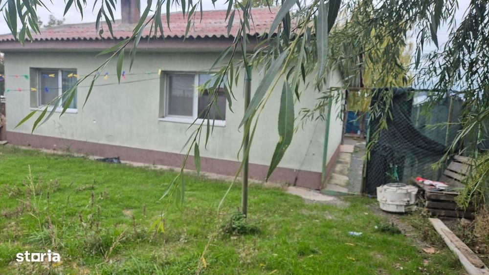 Casa cu teren generos de vanzare in Corbu