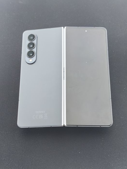 Samsung Galaxy Z Fold4  256 GB-fyg636