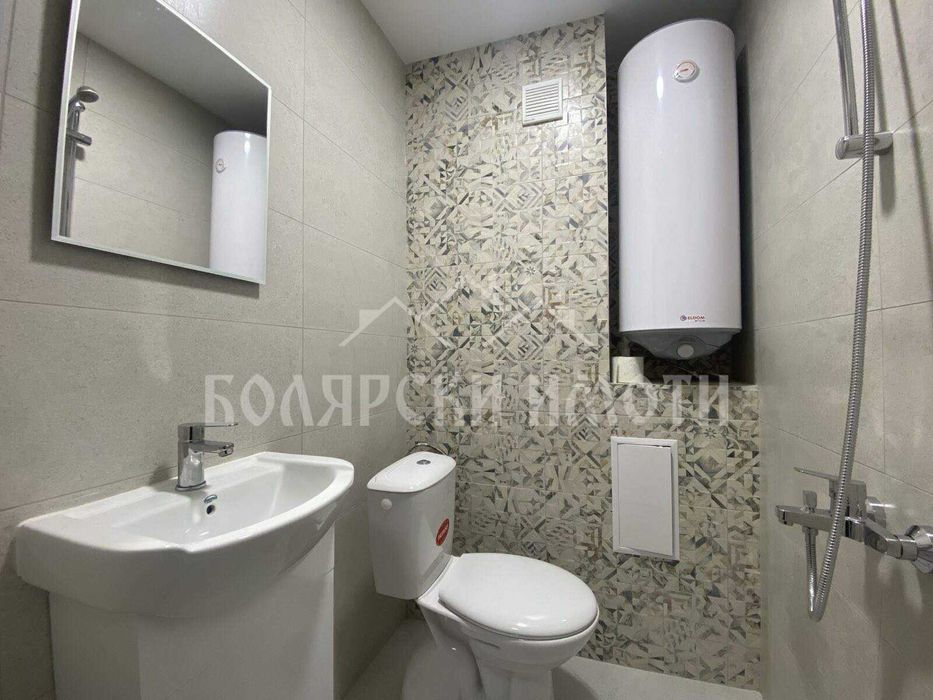 Функционален двустаен апартамент в Широк Център