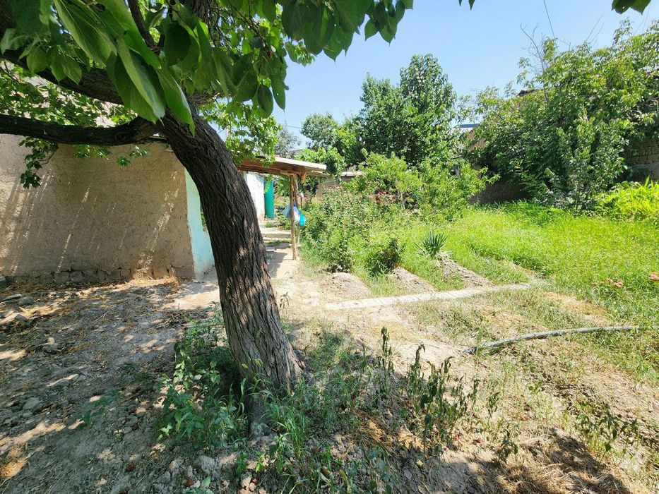 Продается дом земля 8 соток под застройку