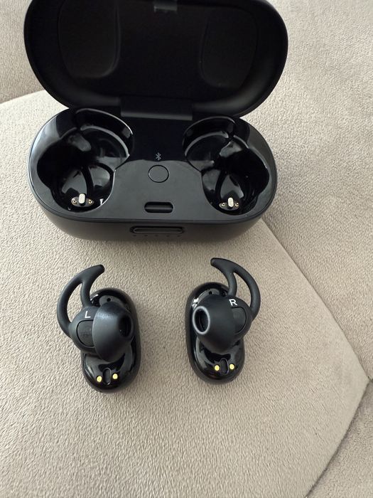 Vand casti bose noise cancellation