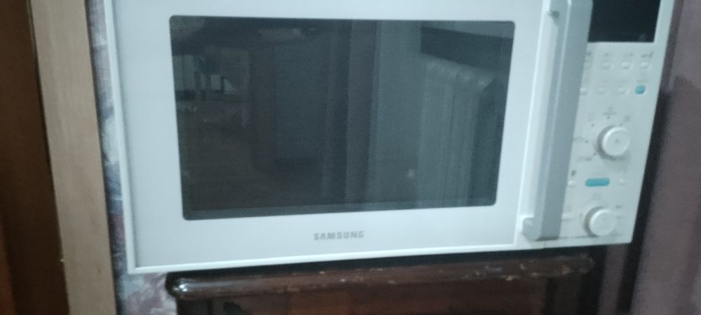 Продам микроволновку гриль