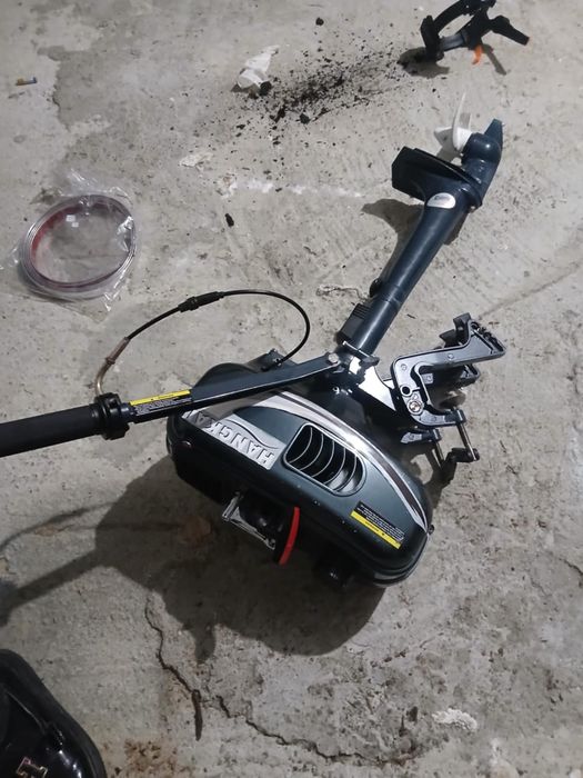 Vând motor de barca