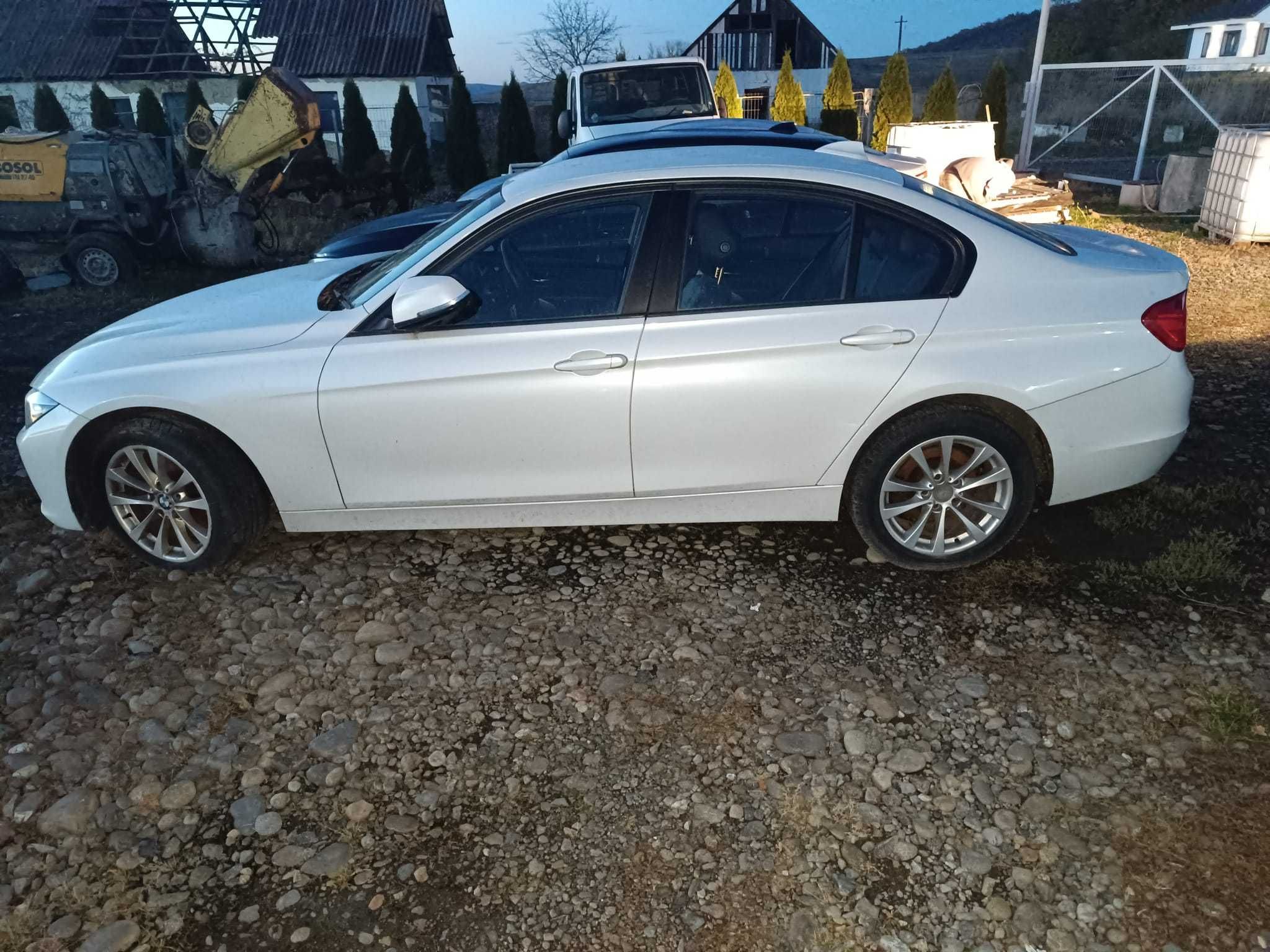 Dezmembrez BMW 320D 2013 181 cp alb perlat