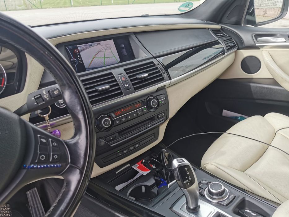 Vând/schimb BMW X5 4.0D