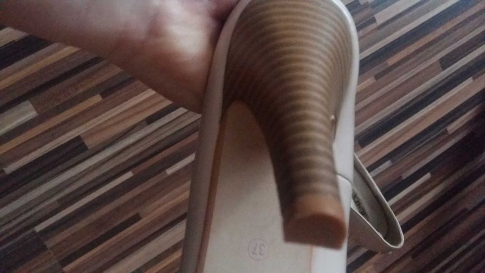Pantofi mireasa deosebiti