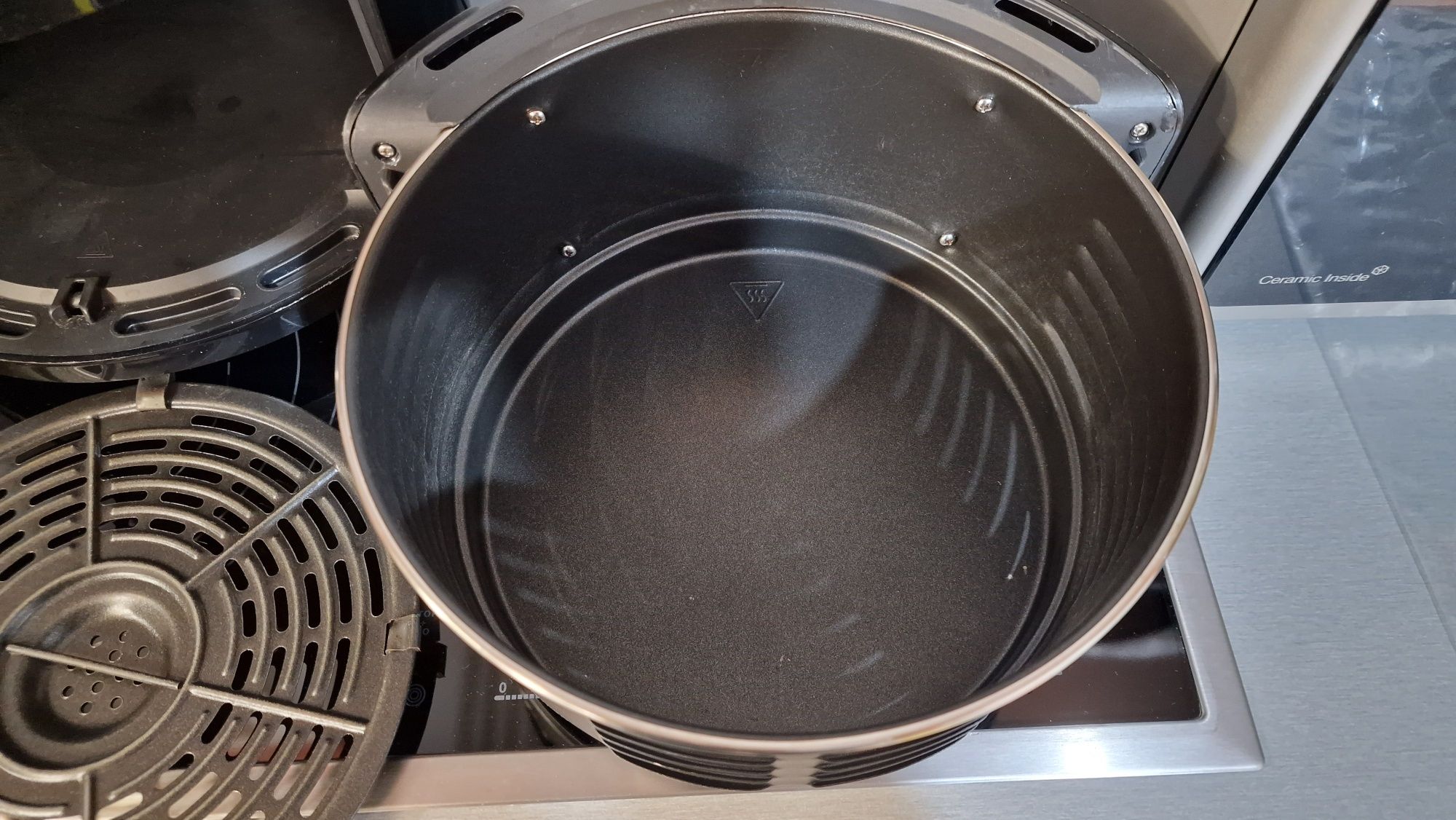 Продавам фритюрник с горещ въздух  еър фрайър TEFAL Easy Fry 4.2 L
